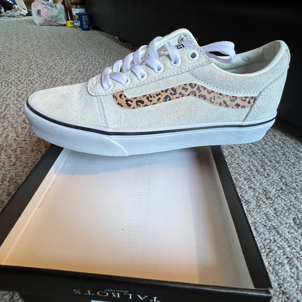 Size 9.5 Vans Ward Skate Tennis Shoes with Leopard Stripe:  LEFT SHOE ONLY